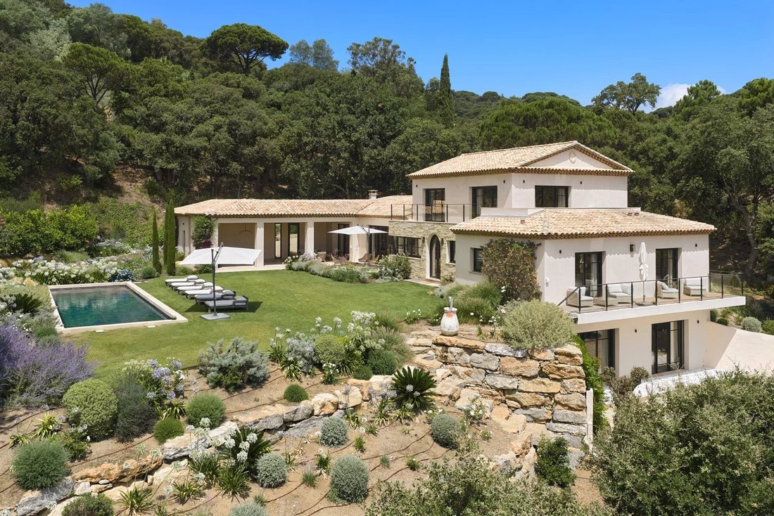 Villa in La Croix-Valmer, Provence-Alpes-Côte d'Azur, France 1 - 18575147