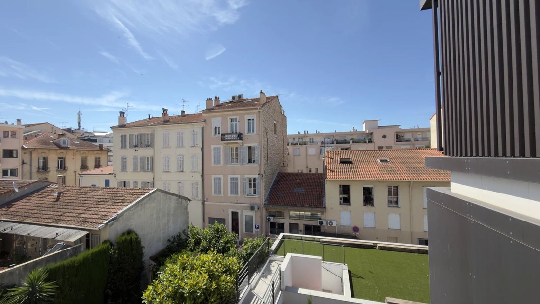Townhouse in Saint Nicolas, Cannes, France 3 - 18575139