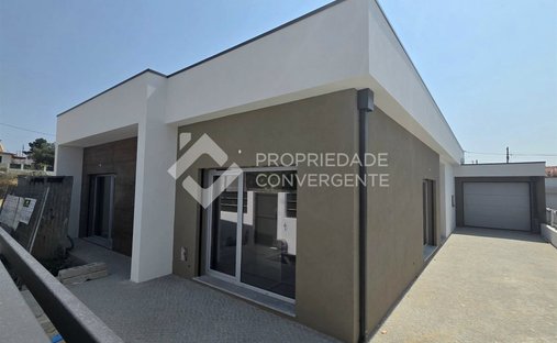 House in Fernao Ferro, Setubal, Portugal 1