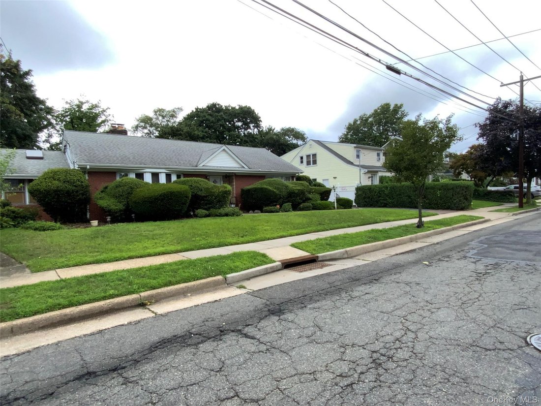 House in Hempstead, New York, United States 1 - 18576354