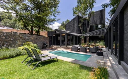 Townhouse in Santa María Pipioltepec, State of Mexico, Mexico 1