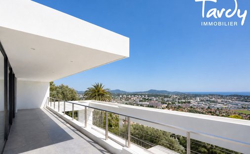 Villa in Le Faron-Fort-Rouge, Toulon, France 1