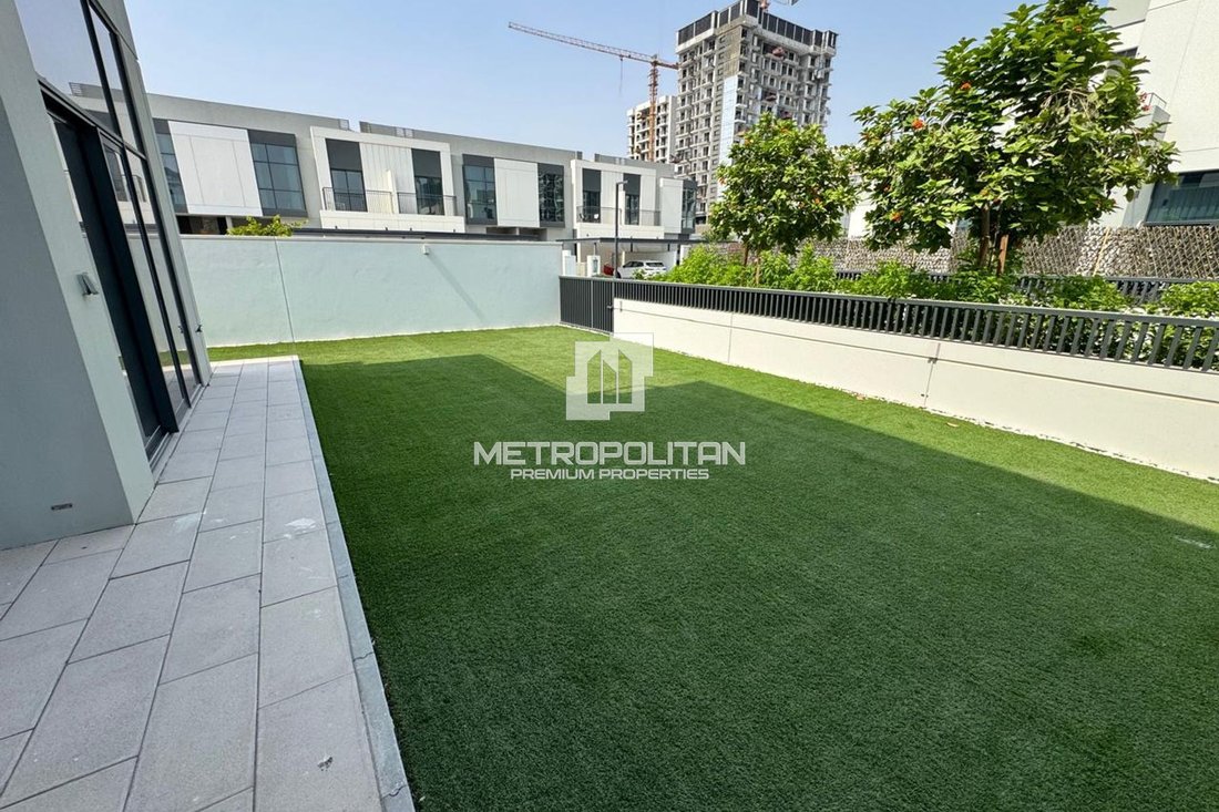 Townhouse in Al Furjan, Dubai, United Arab Emirates 1 - 18575229