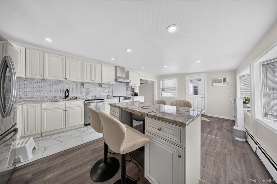 House in New York, New York, United States 3 - 18577089