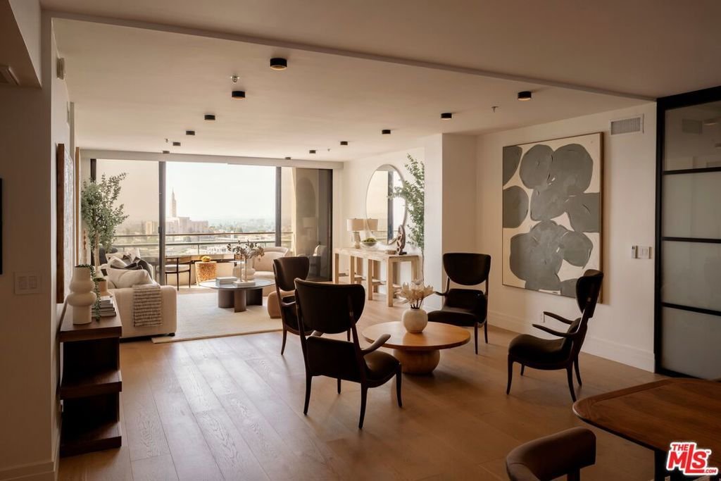 Condo in Los Angeles, California, United States 5 - 18577010