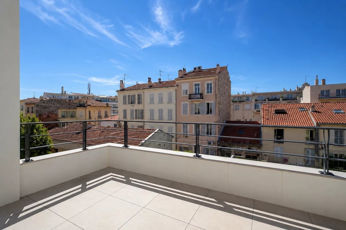 Townhouse in Saint Nicolas, Cannes, France 2 - 18575139