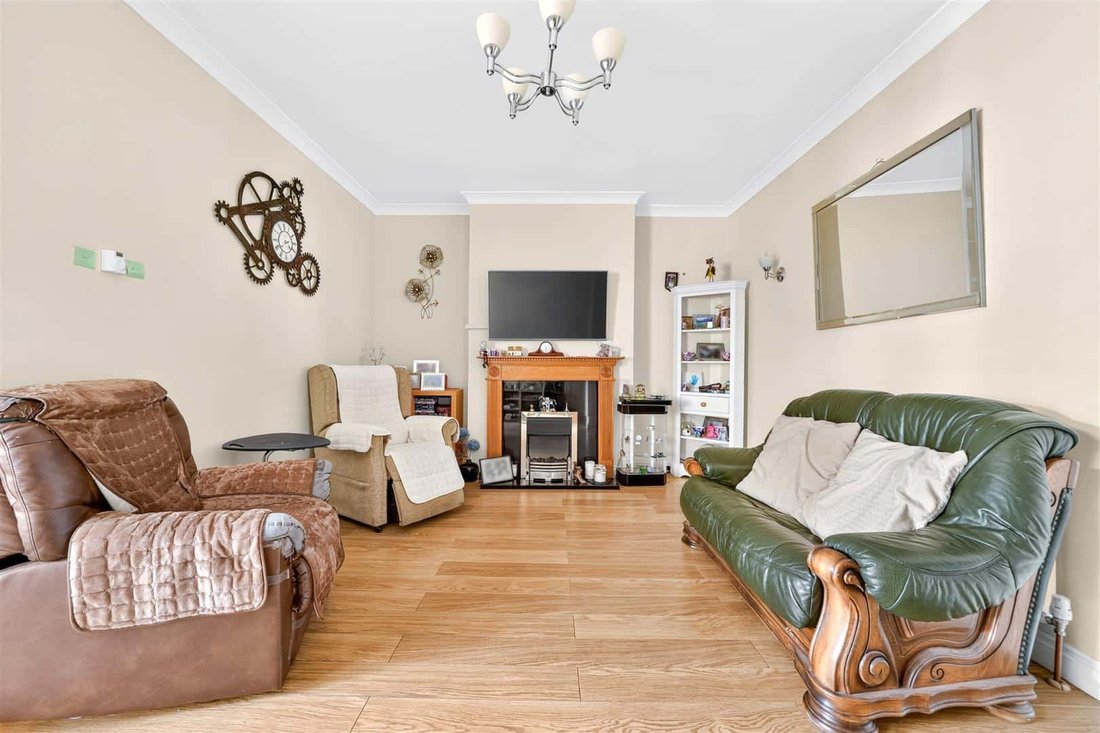 Bungalow in Goodmayes, Ilford, England 5 - 18574412