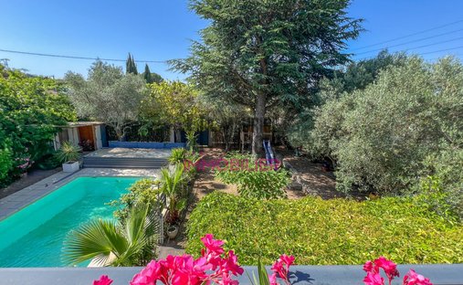 Villa in Zone Rurale Sud, Carpentras, France 1