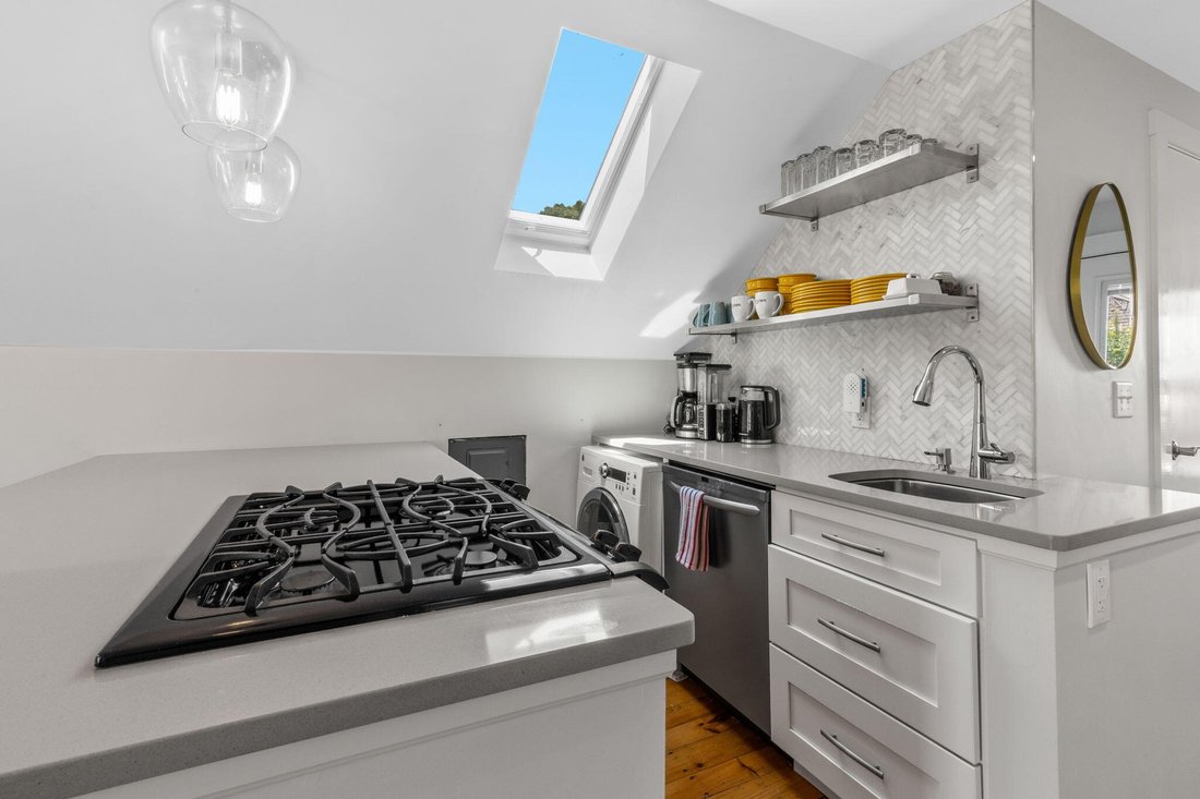 Condo in Provincetown, Massachusetts, United States 4 - 18575933