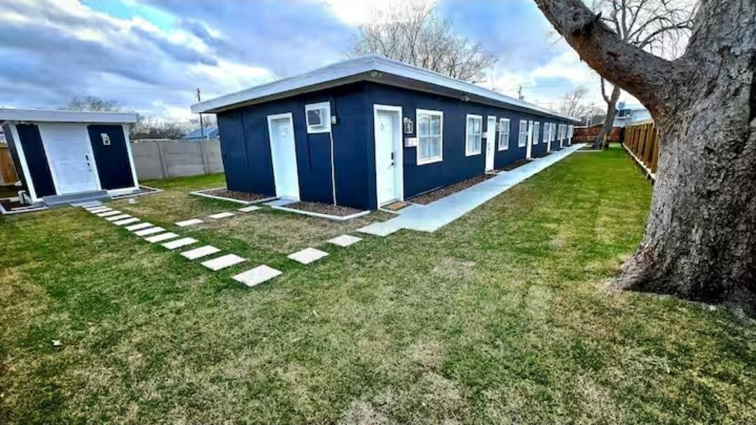Baytown, Texas, United States 3 - 18577686