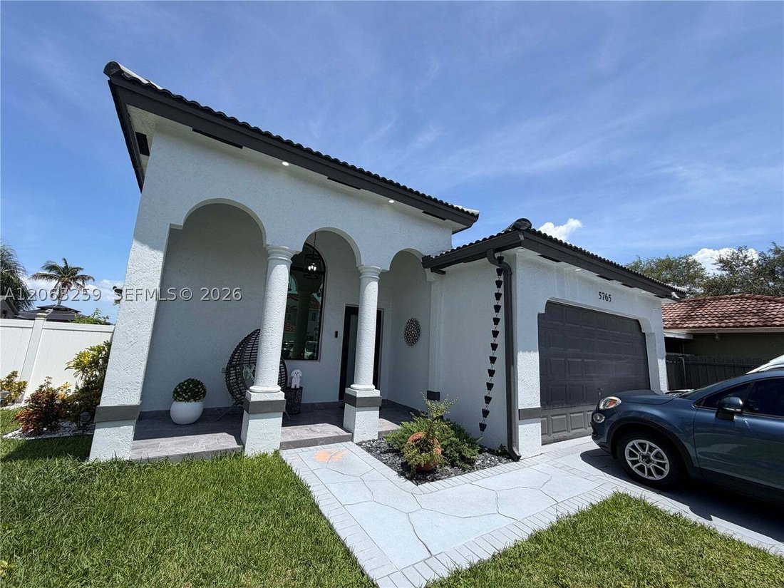 House in Miami, Florida, United States 1 - 18576972