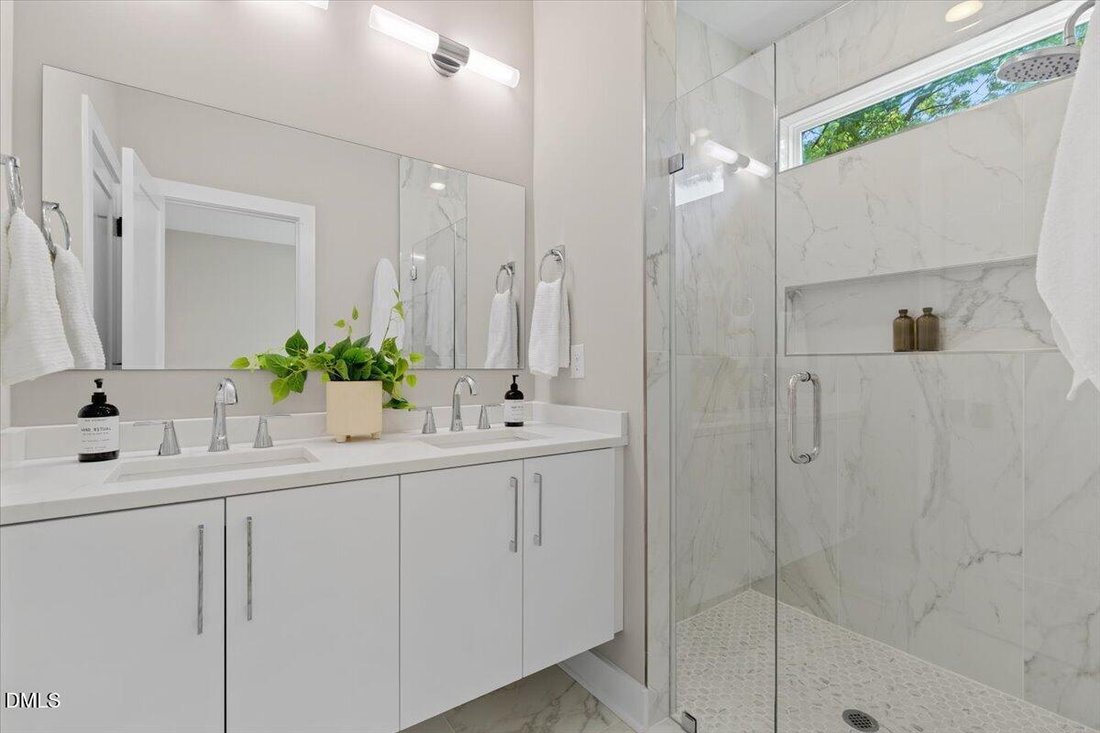 Condo in Raleigh, North Carolina, United States 3 - 18576265