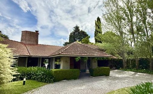 House in Manuel B. Gonnet, Buenos Aires Province, Argentina 1