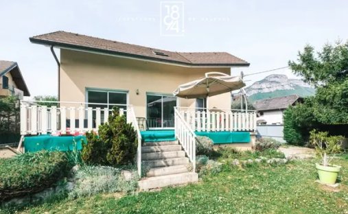 House in Ouest, La Ravoire, France 1