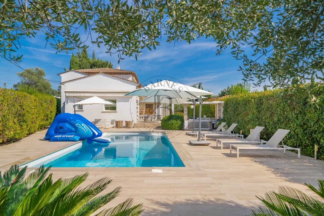Villa in Mougins, Provence-Alpes-Côte d'Azur, France 1 - 17042812