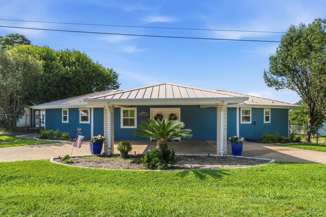 House in Point Blank, Texas, United States 4 - 18577655