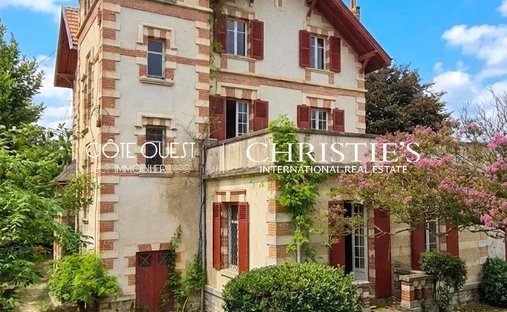 Townhouse in Saint Martin-Cité des Fleurs, Biarritz, France 1