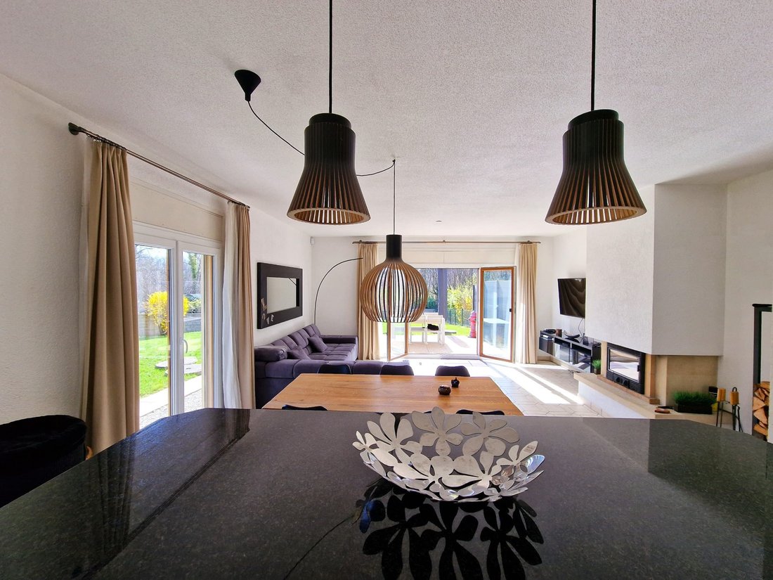 Villa a Vich, Vaud, Svizzera 2 - 18576050