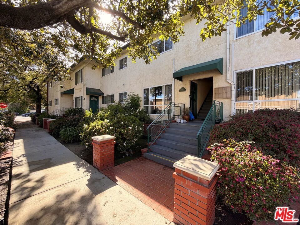Los Angeles, California, United States 3 - 18577046