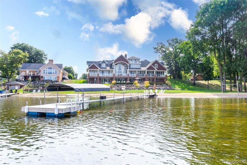 House in Oxford, Michigan, United States 2 - 18309312