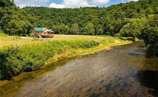 House in Fleetwood, North Carolina, United States 1