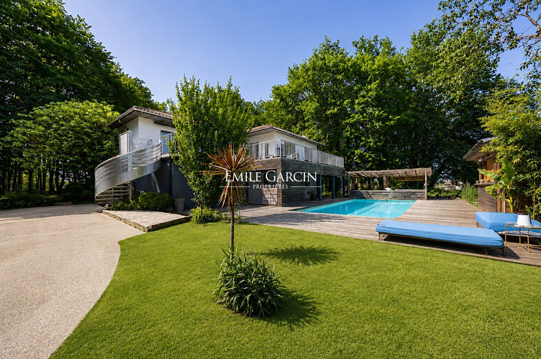 Villa in Latresne, Nouvelle-Aquitaine, France 2 - 18578276