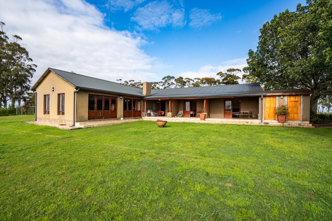 Farm Ranch in Grahamstown, Eastern Cape, South Africa 1 - 18575276