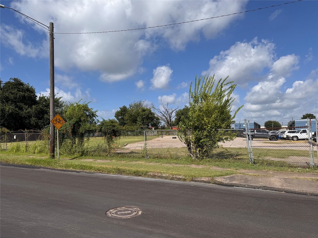 Land in Houston, Texas, United States 3 - 18574370