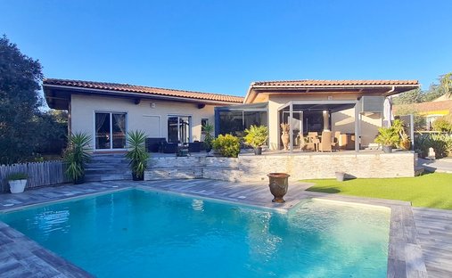 Villa a Laurens, Occitania, Francia 1
