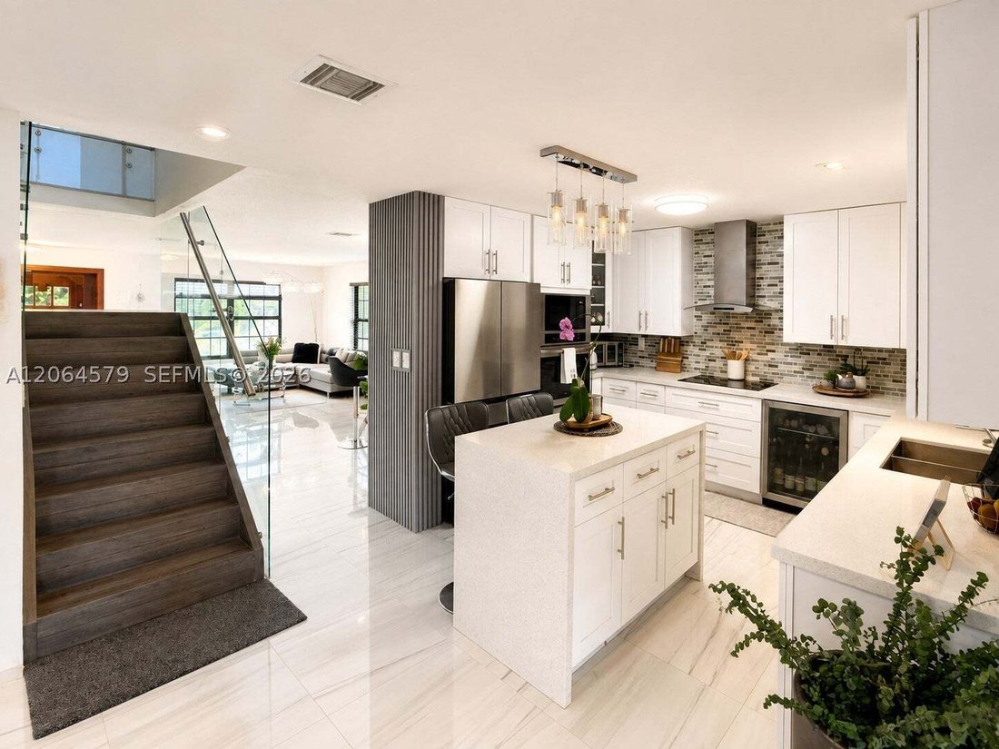 House in Hialeah, Florida, United States 5 - 18576889