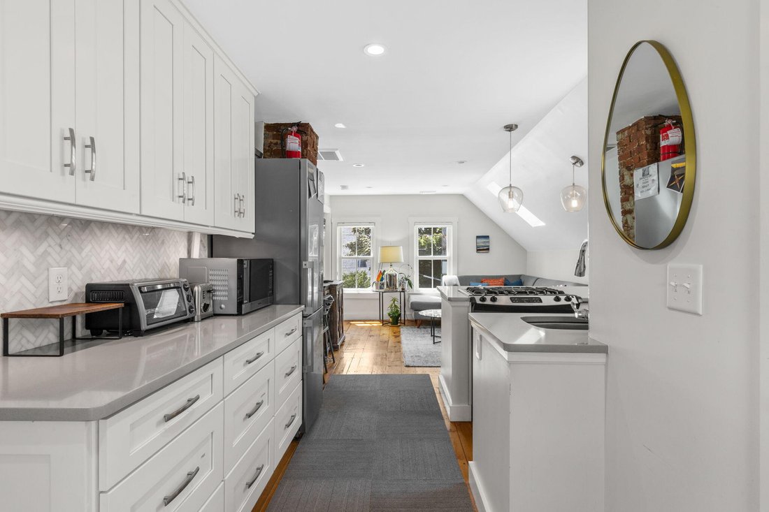 Condo in Provincetown, Massachusetts, United States 3 - 18575933