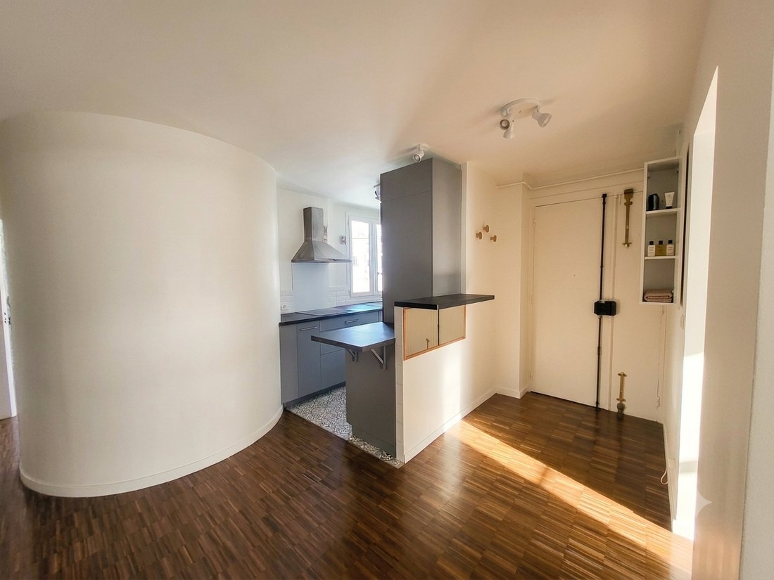 Apartment in Amiraux-Simplon-Poissonniers, Paris 18e Arrondissement, Paris 2 - 18577875