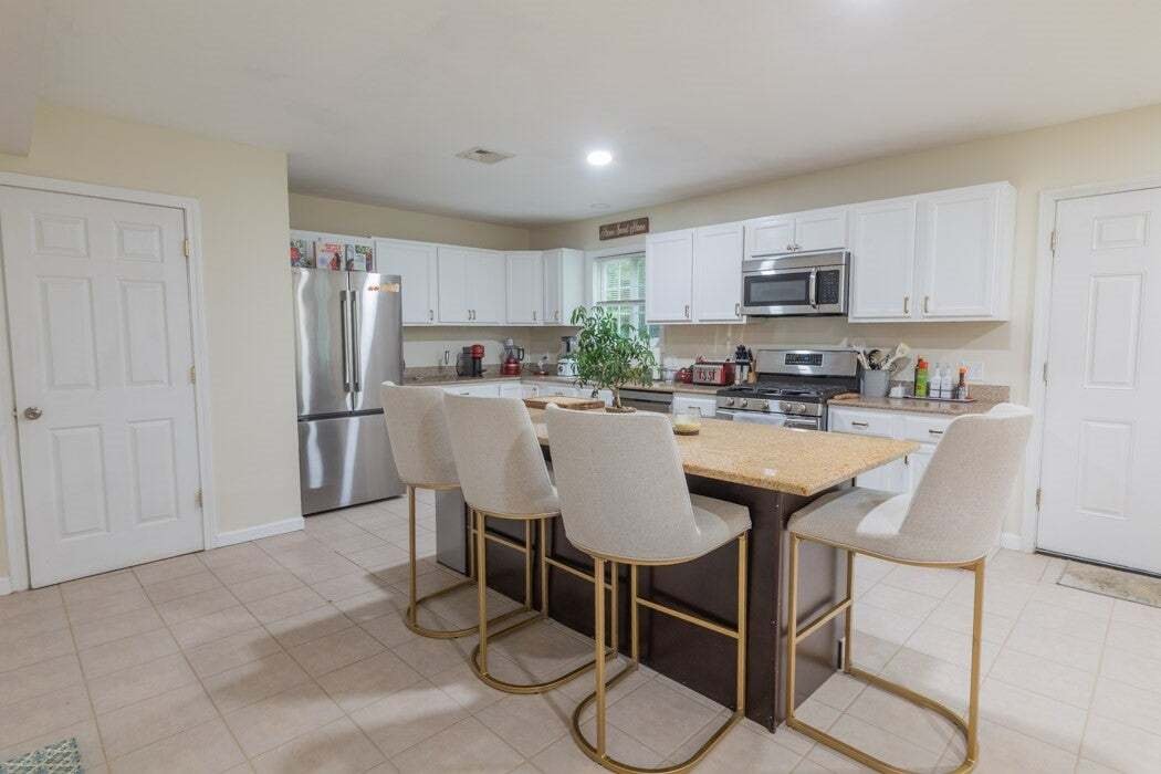 House in Johnston, Rhode Island, United States 5 - 18576024