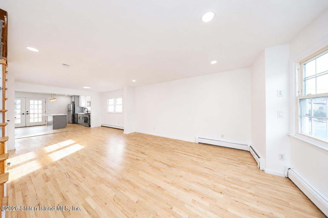 House in New York, New York, United States 4 - 18575959