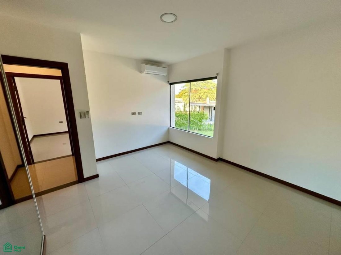 House in Bolivia 2 - 18162737