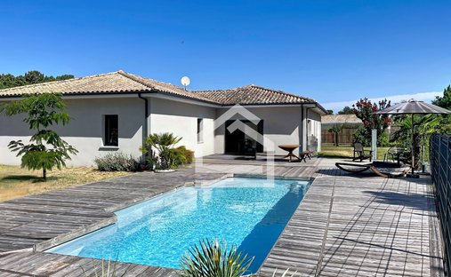House in Hourtin, Nouvelle-Aquitaine, France 1