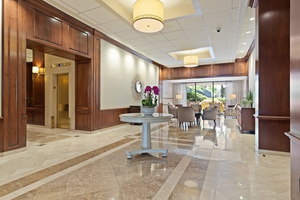 Condo in Boston, Massachusetts, United States 1 - 18577752