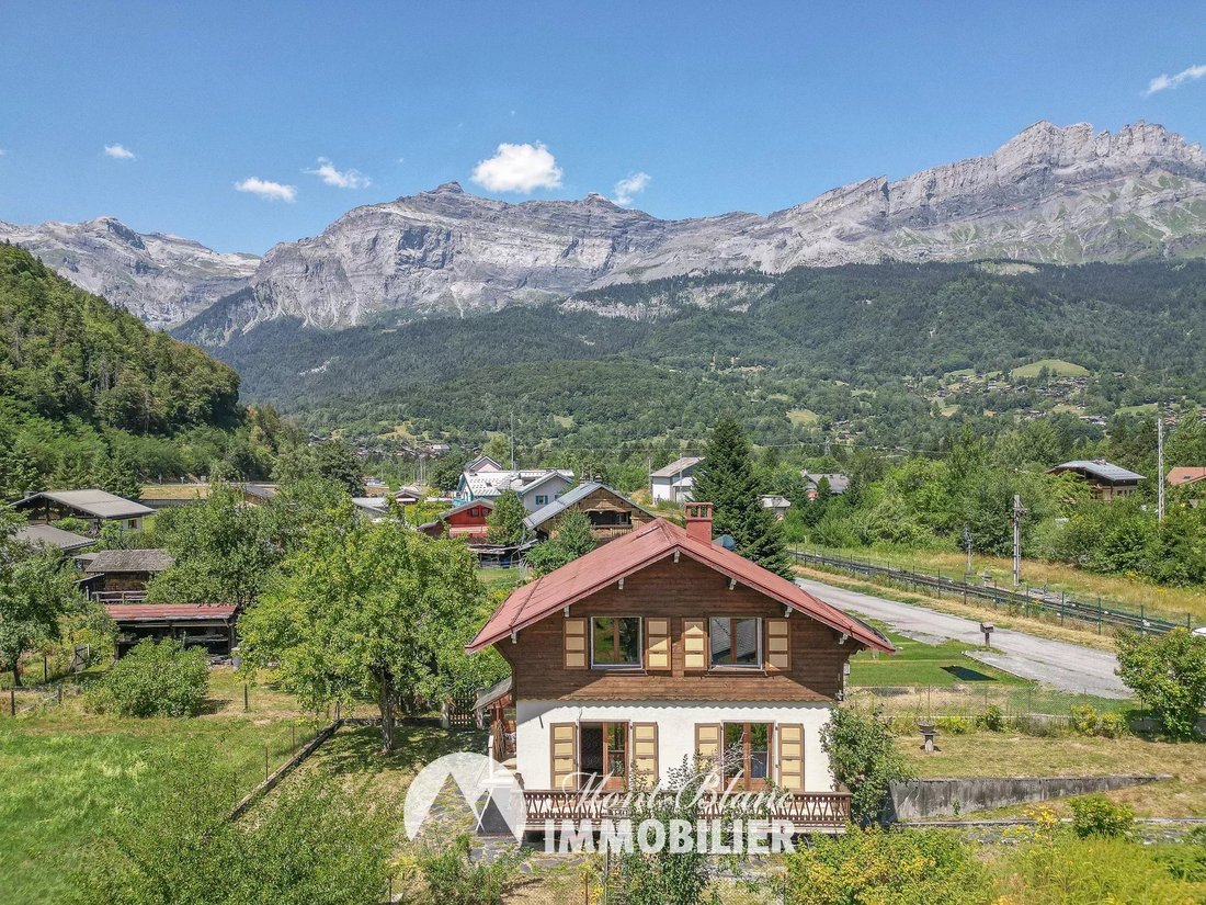House in Les Houches, Auvergne-Rhône-Alpes, France 1 - 18575197