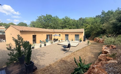 Villa in Châteaudouble, Provence-Alpes-Côte d'Azur, France 1