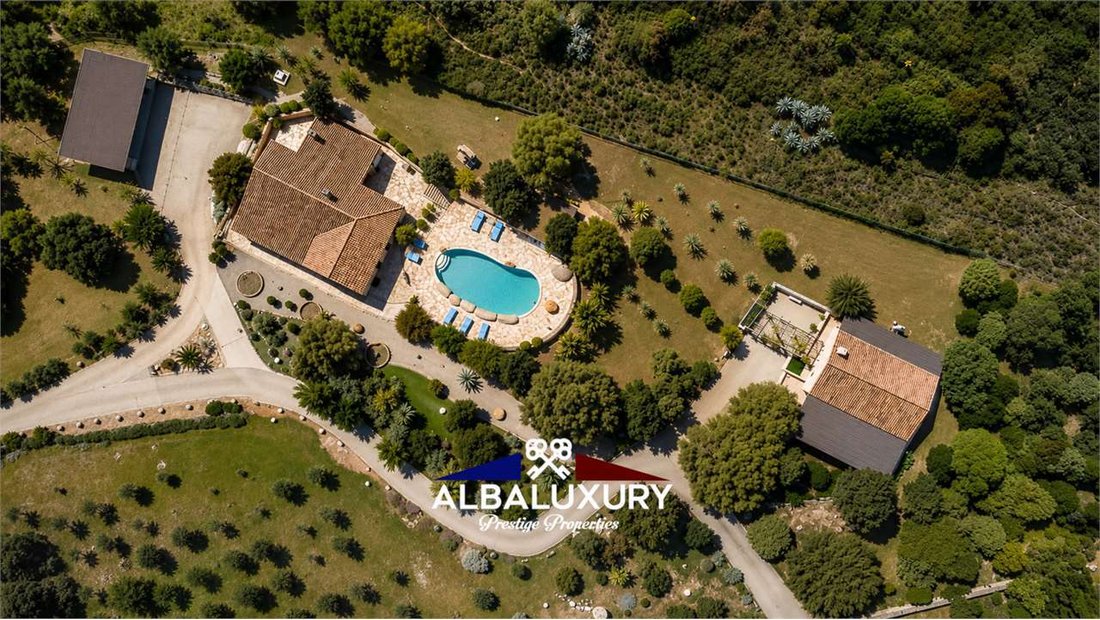 Villa in San Pantaleo, Olbia, Italy 2 - 15933131
