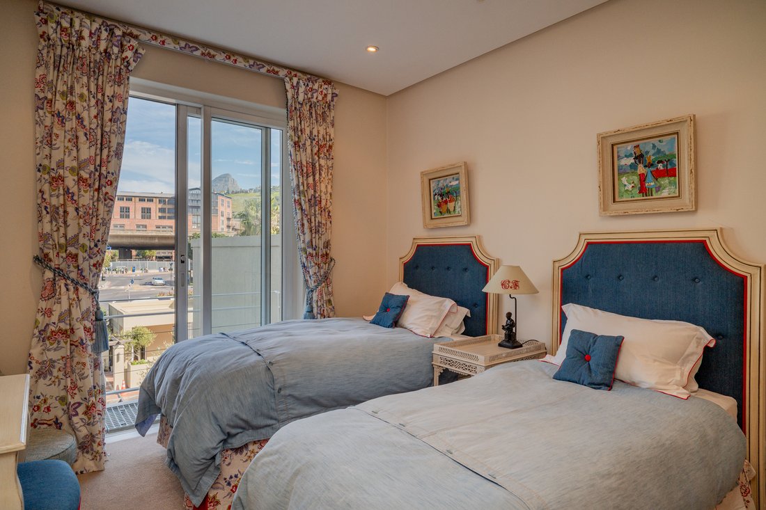 Apartment in Foreshore, Cape Town, South Africa 4 - 18575270