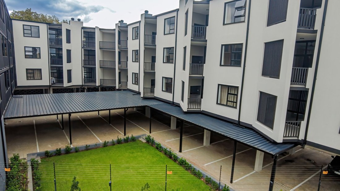 Apartment in Woodhill Golf Estate, Gauteng, South Africa 1 - 17235643