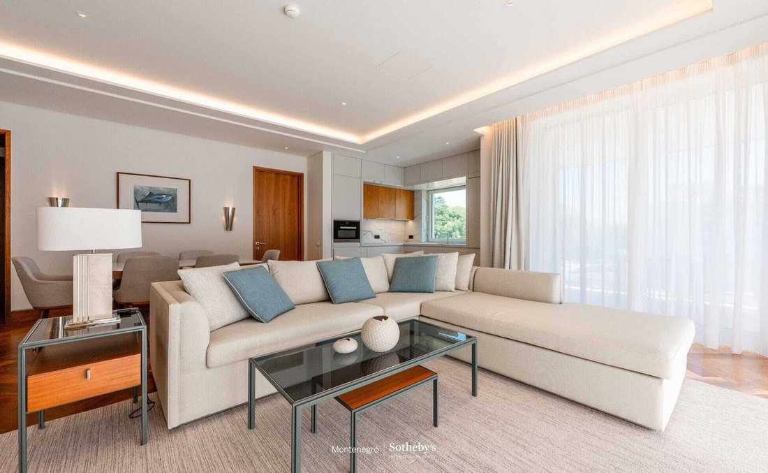 Apartment in Tivat, Tivat Municipality, Montenegro 1 - 18574960