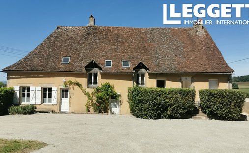 Farm Ranch in Centre Ville, Autun, France 1