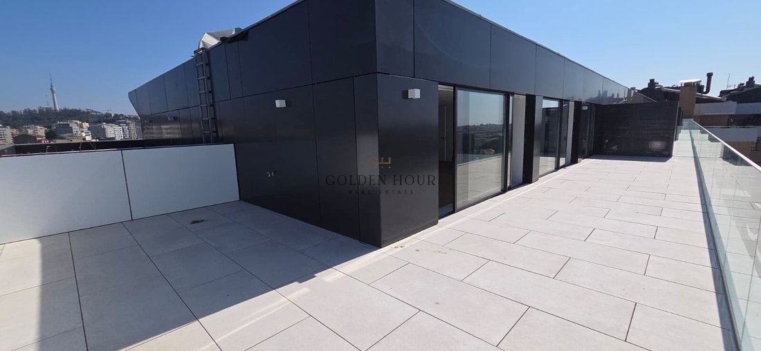 Apartment in Mafamude e Vilar do Paraiso, Porto District, Portugal 1 - 17254656