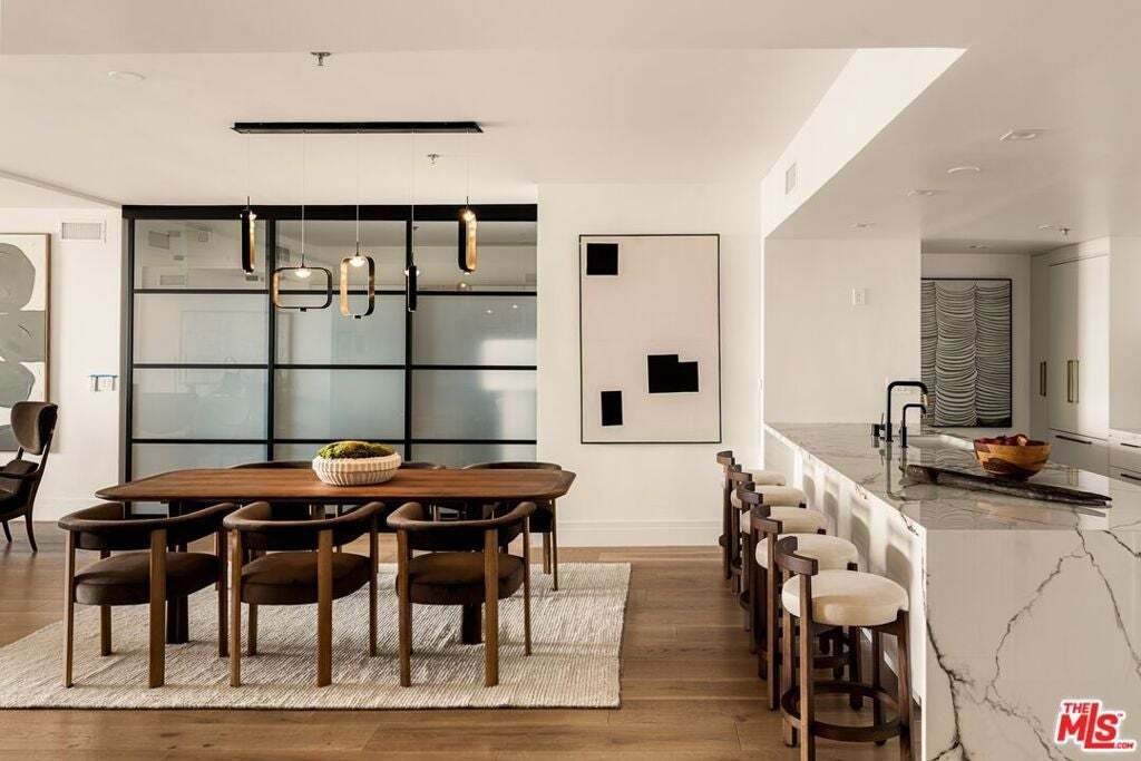 Condo in Los Angeles, California, United States 2 - 18577010