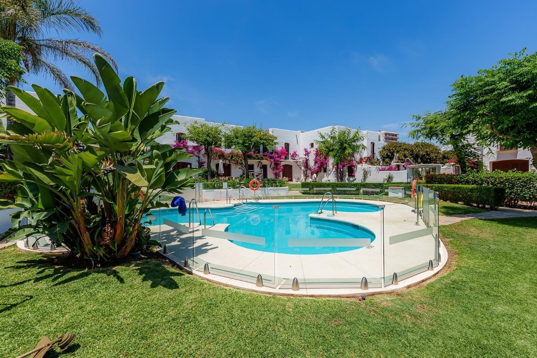 Apartment in Cancelada, Estepona, Andalusia 1 - 18577718