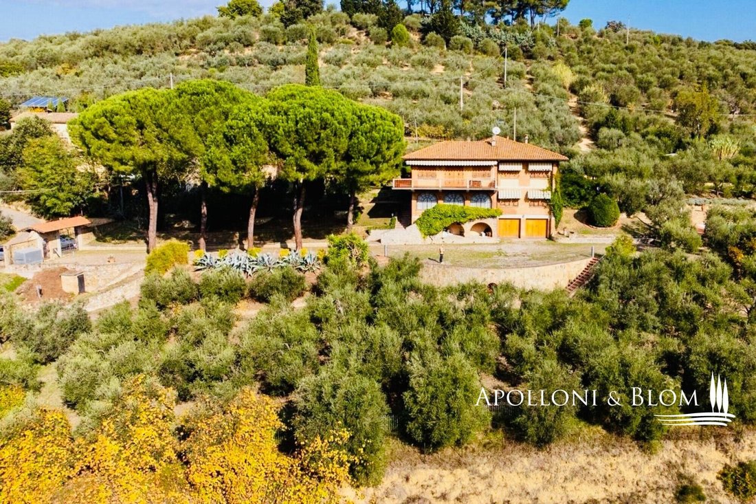Villa in Poggibonsi, Tuscany, Italy 4 - 18577600