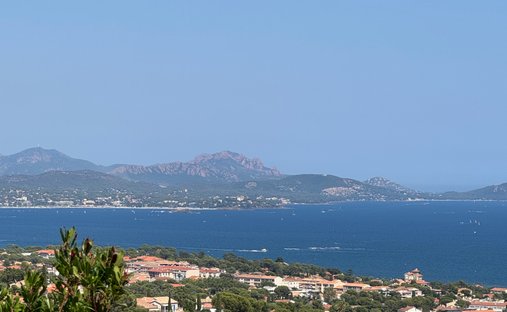 Land in Les Issambres, Roquebrune-sur-Argens, France 1