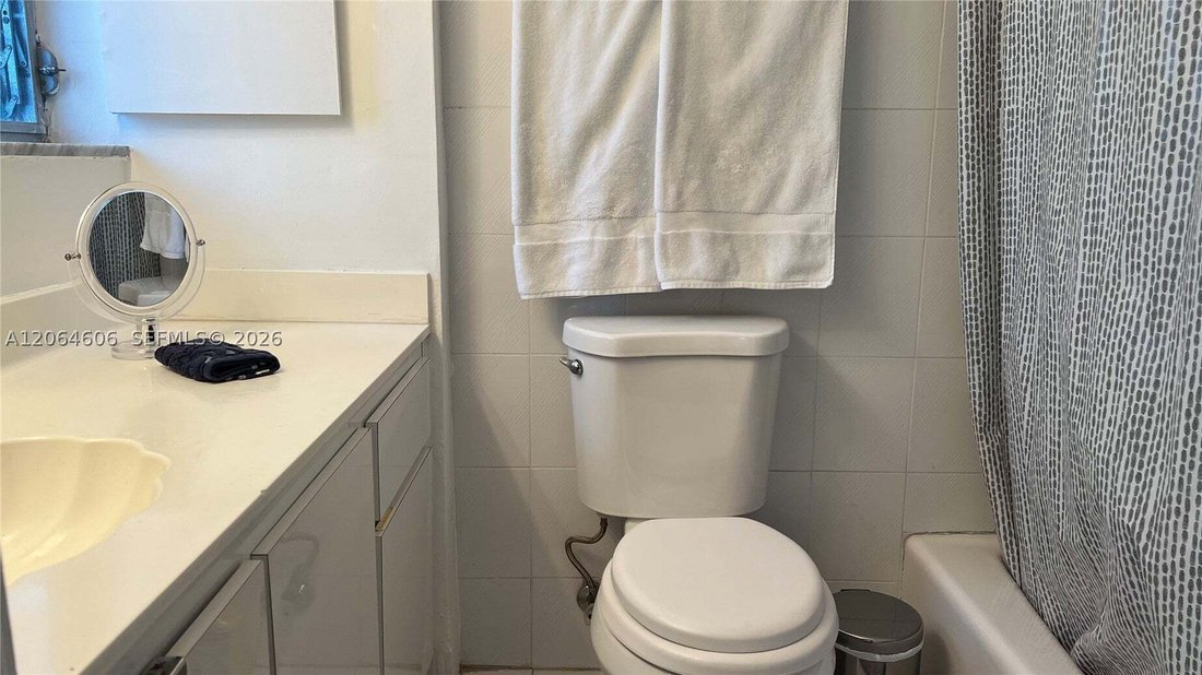 Townhouse in North Miami Beach, Florida, United States 4 - 18576974